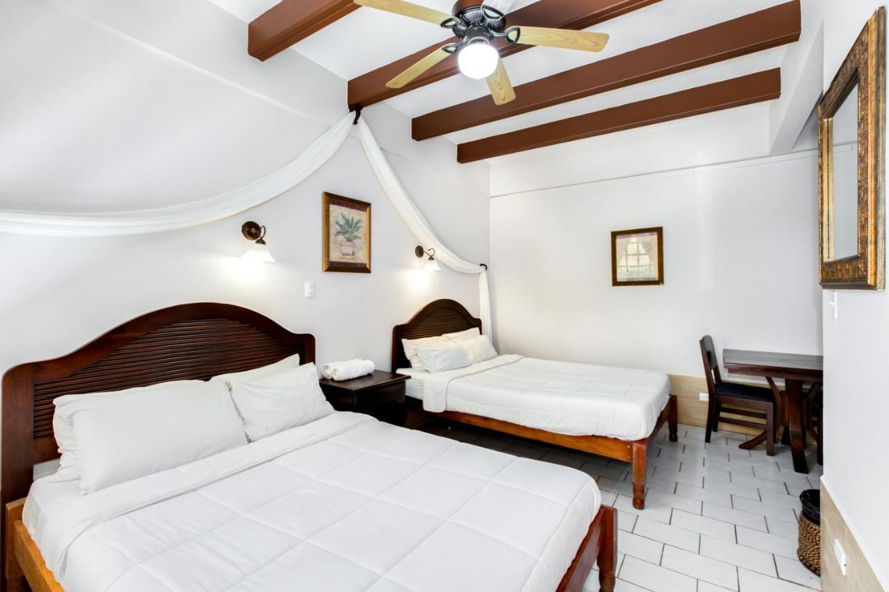 Hotel Poseidon جاكو المظهر الخارجي الصورة